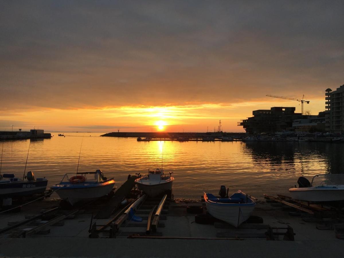 Apartments Sea Sounds Pomorie Exteriör bild