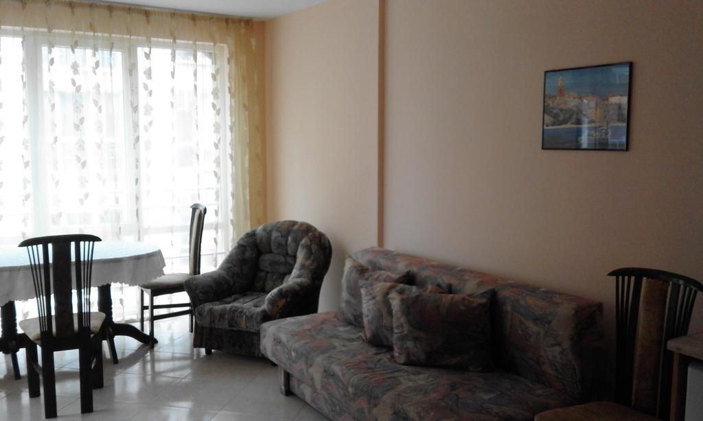 Apartments Sea Sounds Pomorie Exteriör bild
