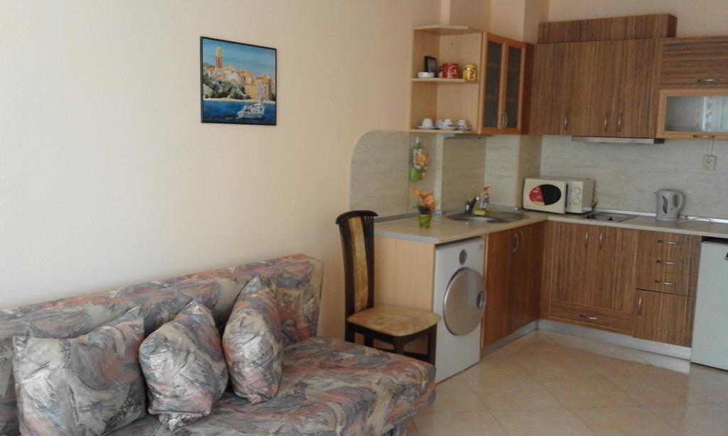Apartments Sea Sounds Pomorie Exteriör bild