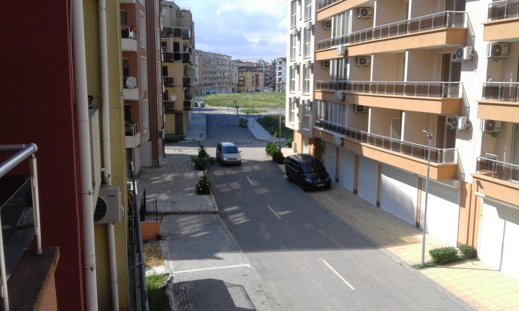 Apartments Sea Sounds Pomorie Exteriör bild